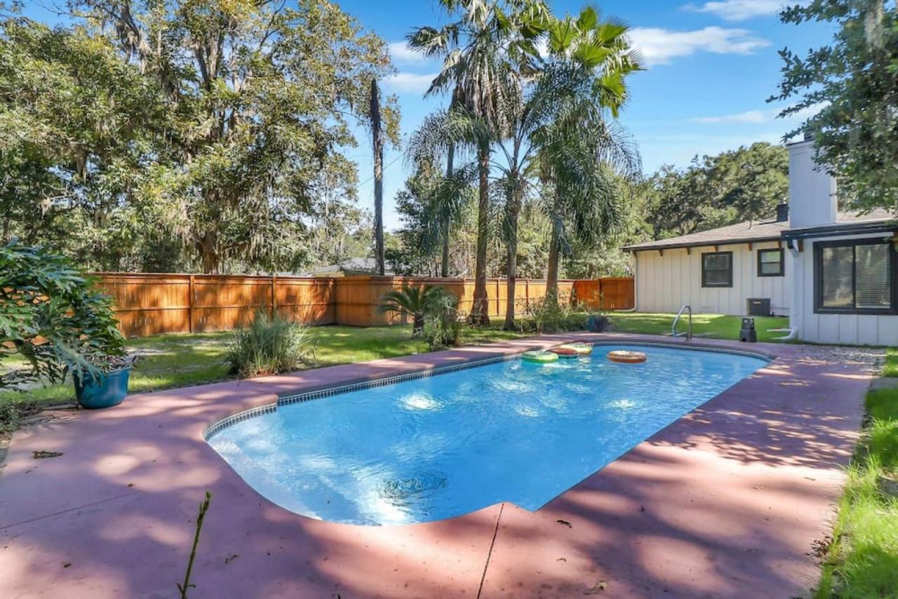 Holiday home Luxury Retreat Heated Pool And Pet Friendly Savannah